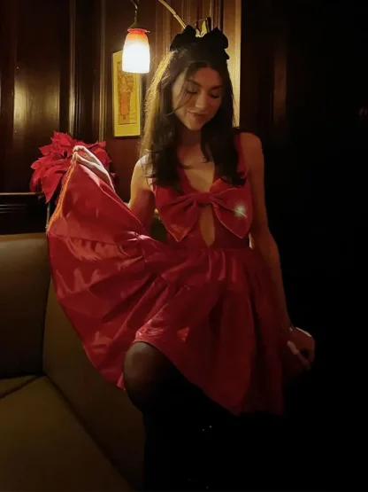 Red Bow Cutout Strapless Dress - Image 5