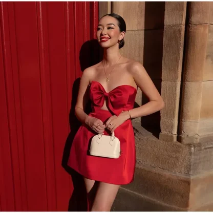 Red Bow Cutout Strapless Dress - Image 2